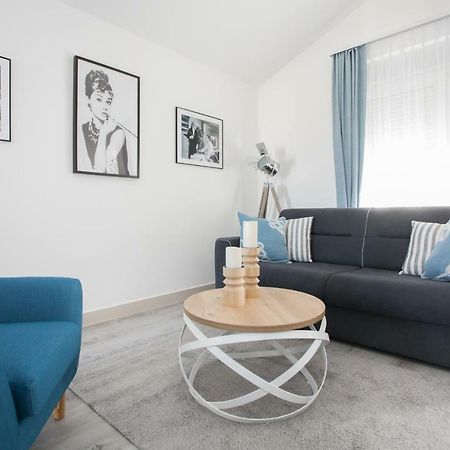 Apartment Movie Primosten Ngoại thất bức ảnh